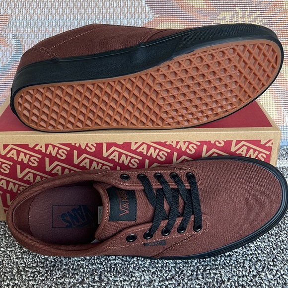 Vans WMNS Atwood
Mixed Canvas Root Beer
VN0A327LHCV
Sneakers - Picture 5 of 16